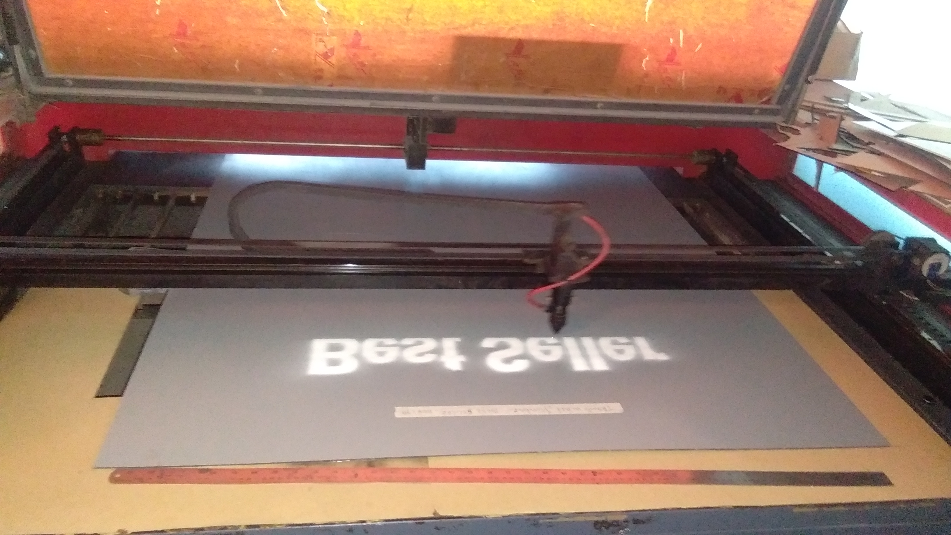 mesin laser acrylic